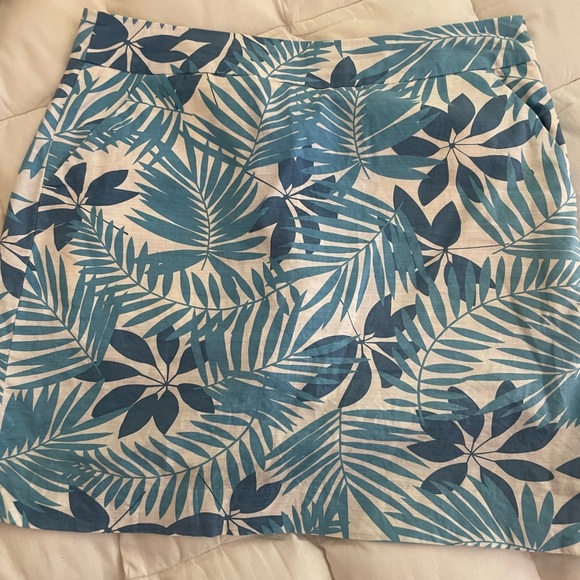 Loudmouth ladies. Great skirt for any event size 8. Excellent condition. - Picture 1 of 5